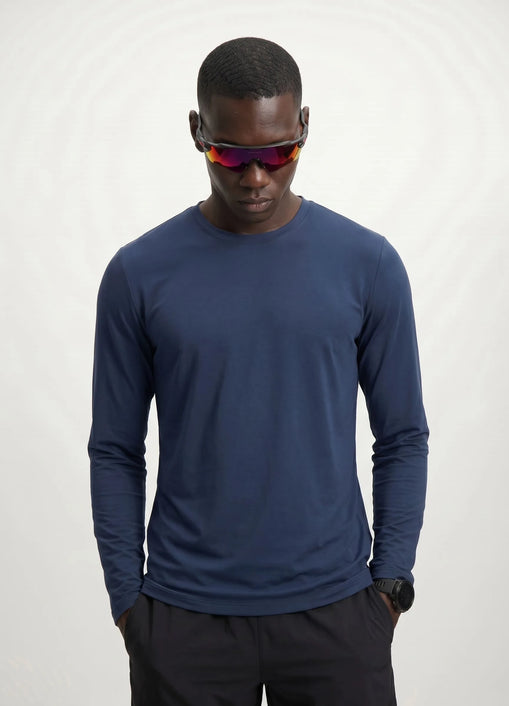 BVM TP TEE 009 NVY 04 half body front alt